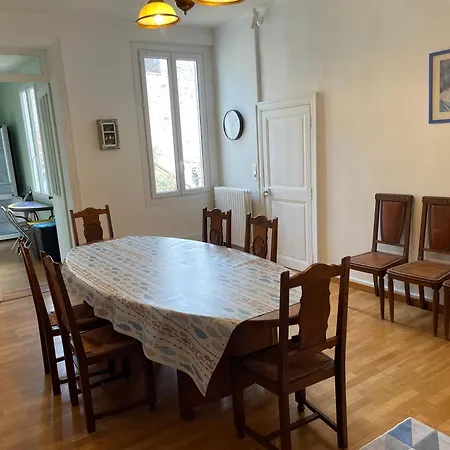 Grand Et Superbe T5 En Hyper-centre Rochefort (Charente-Maritime)